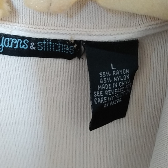 Yarns& stitches L tan cream sweater. - Picture 4 of 5